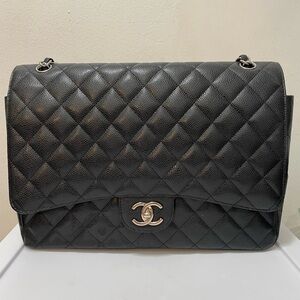 CHANEL Classic Maxi Caviar Flapbag